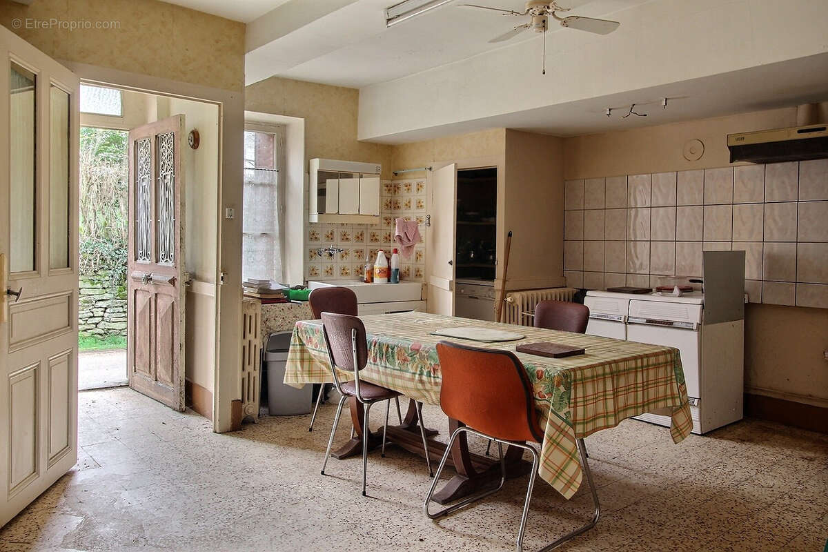 Maison à SAINT-YTHAIRE