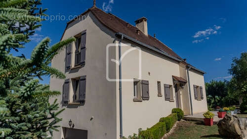 Maison à GOURDON