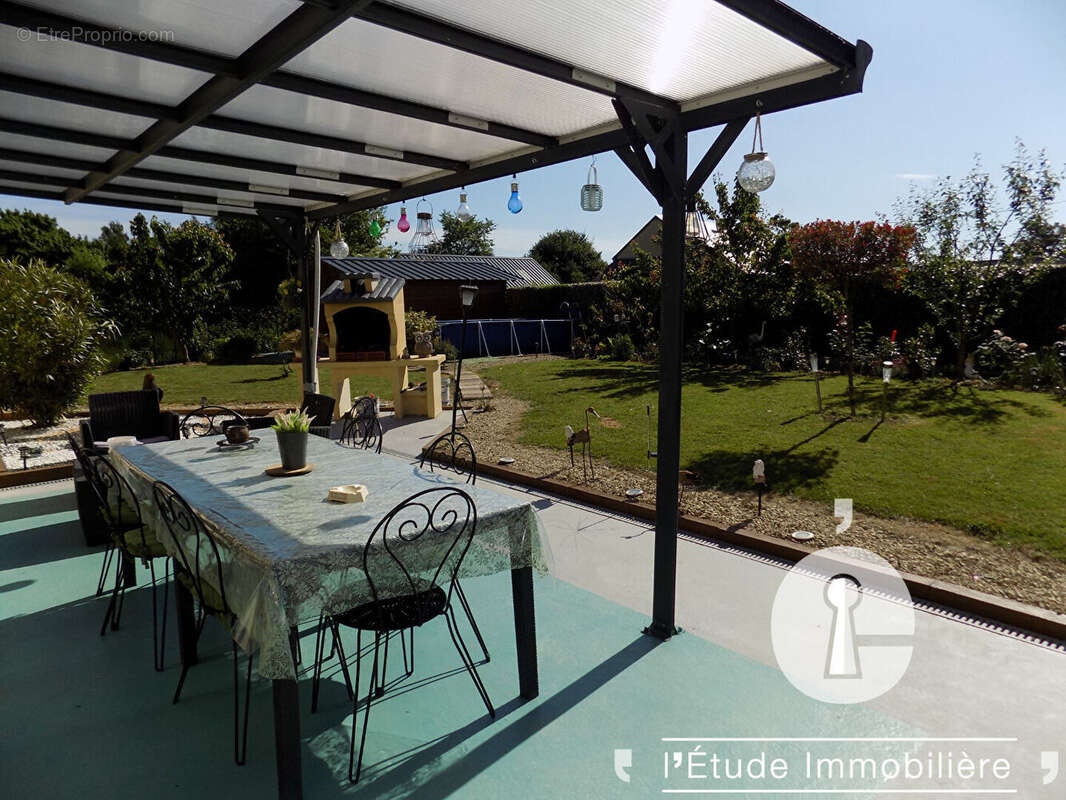 Maison à LA BAZOUGE-DE-CHEMERE