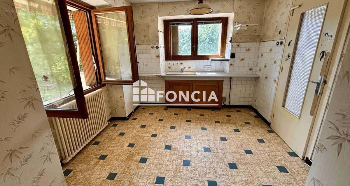 Maison à MOUXY