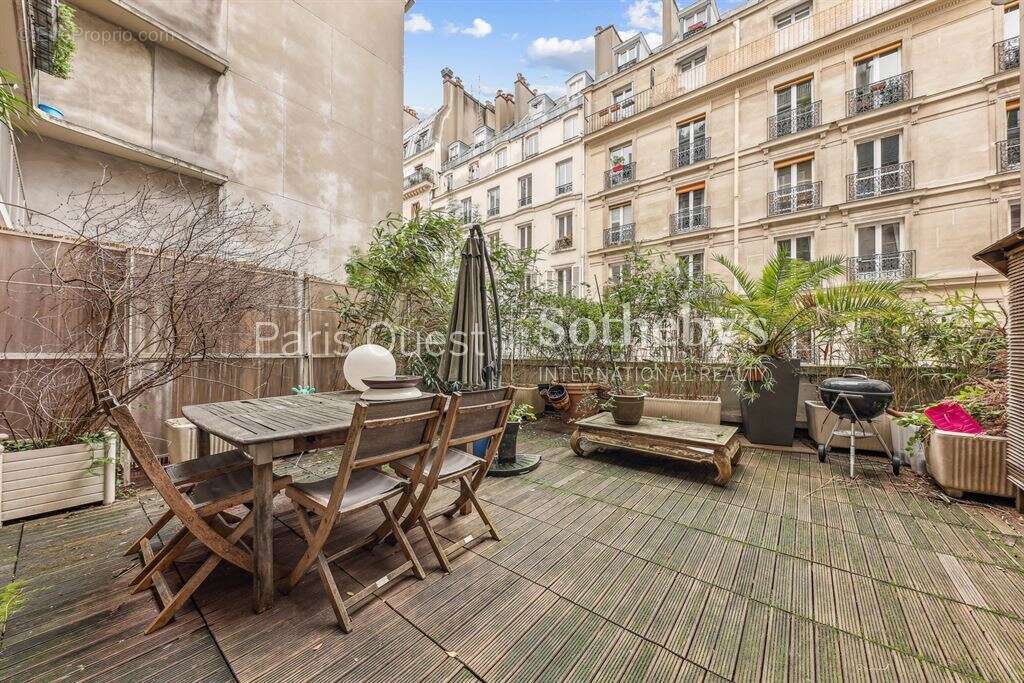 Appartement à PARIS-10E