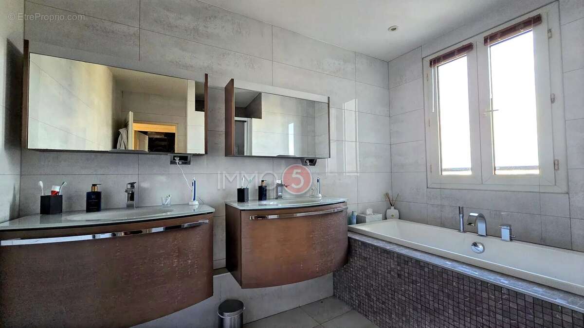 Appartement à LE RAINCY