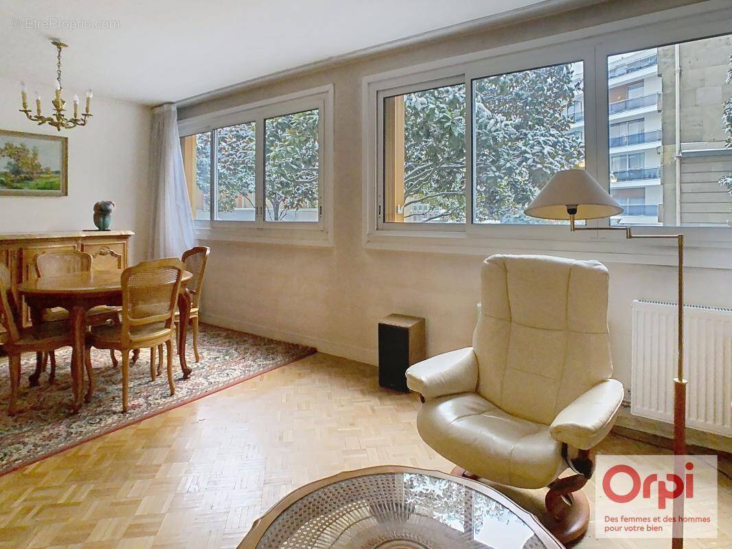 Appartement à ISSY-LES-MOULINEAUX