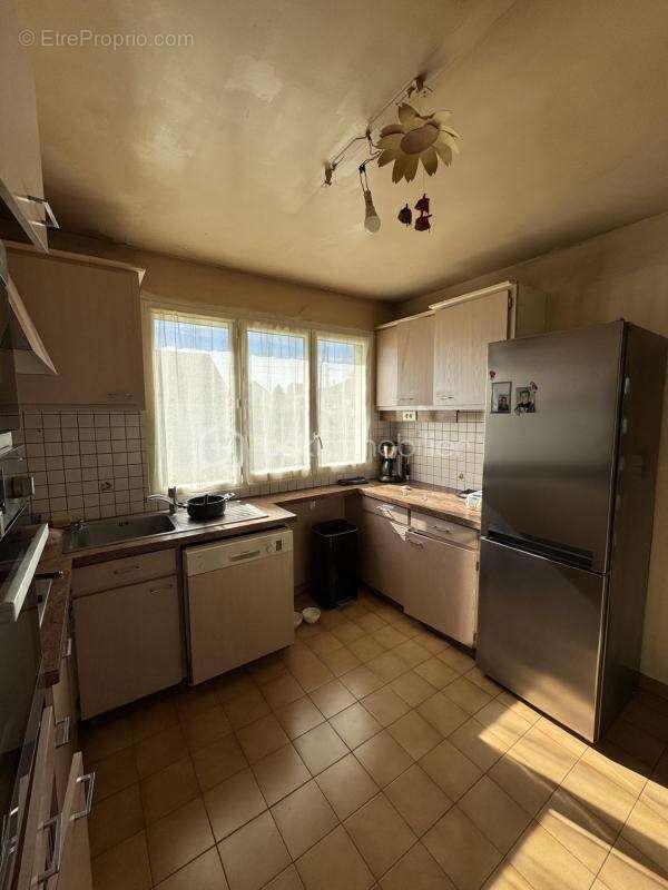 Maison de caractère à rénover – Séjour lumineux et jardin de 500 m² - photo 5