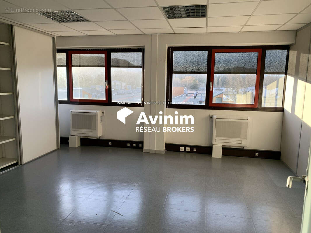 Commerce 456 m² à La Tronche  - photo 9