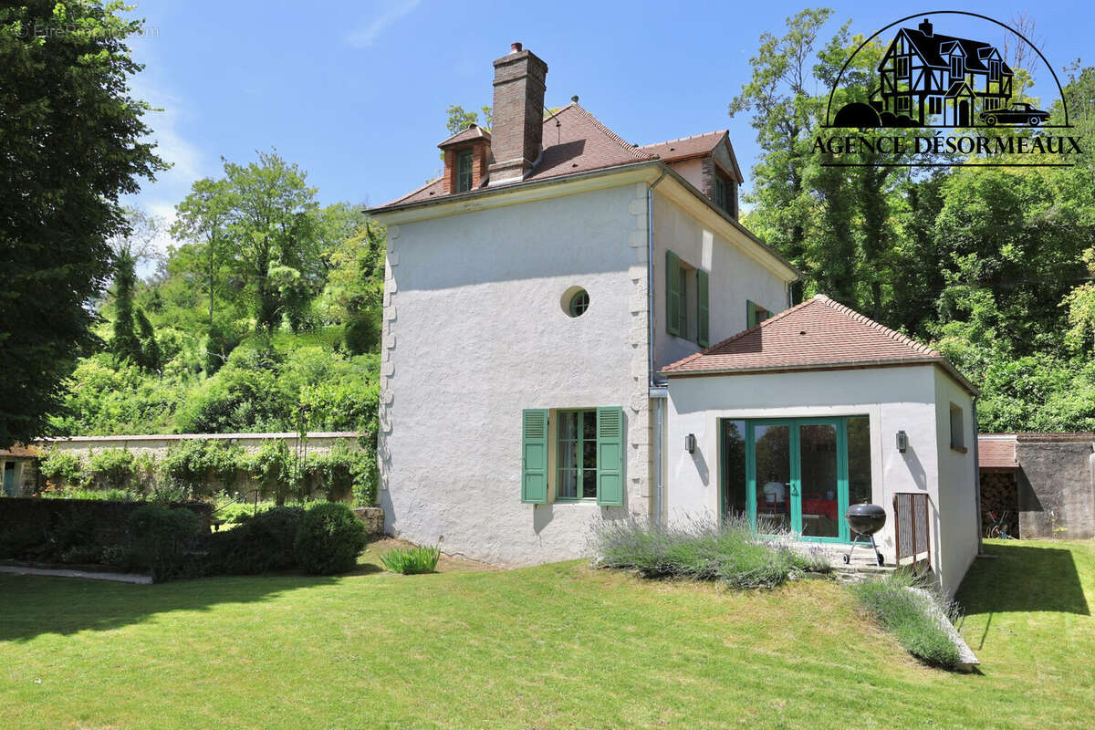 Maison à HOUDAN