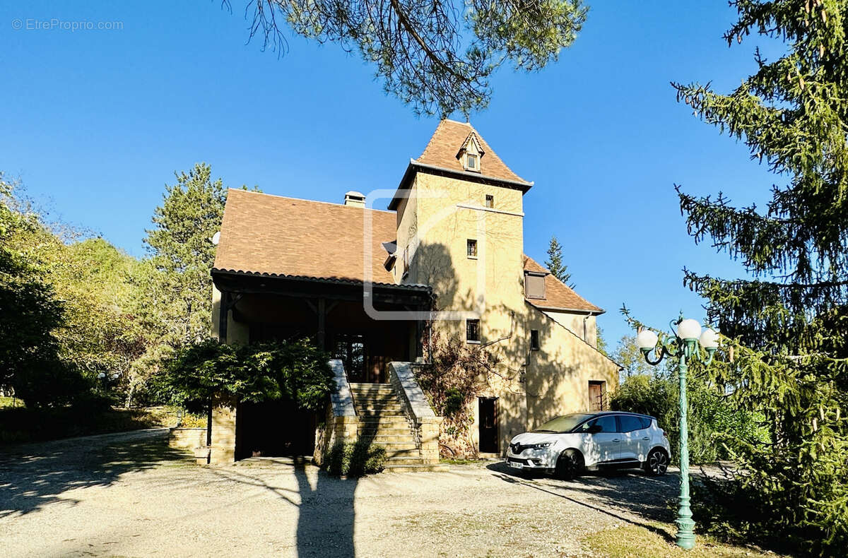 Maison à GOURDON
