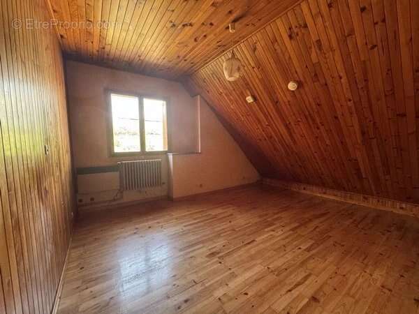 Maison à PIERRE-CHATEL