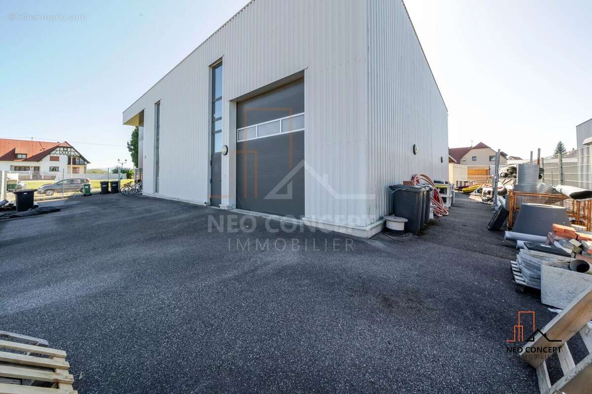 * ROPPENHEIM * Opportunité rare de vente d'un batiment avec vitrine commerciale, bureaux + Hall de stockage ! * - photo 10