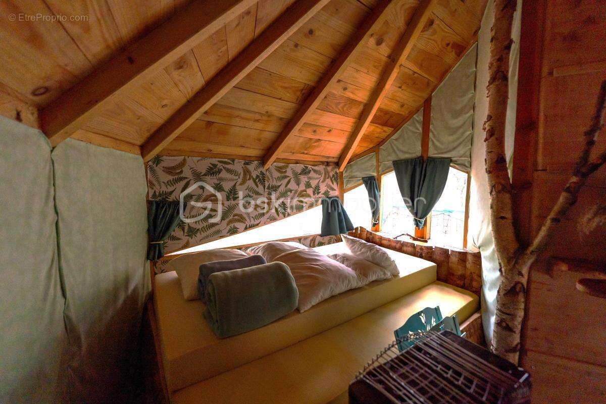 Commerce à SAINT-GERVAIS-D'AUVERGNE