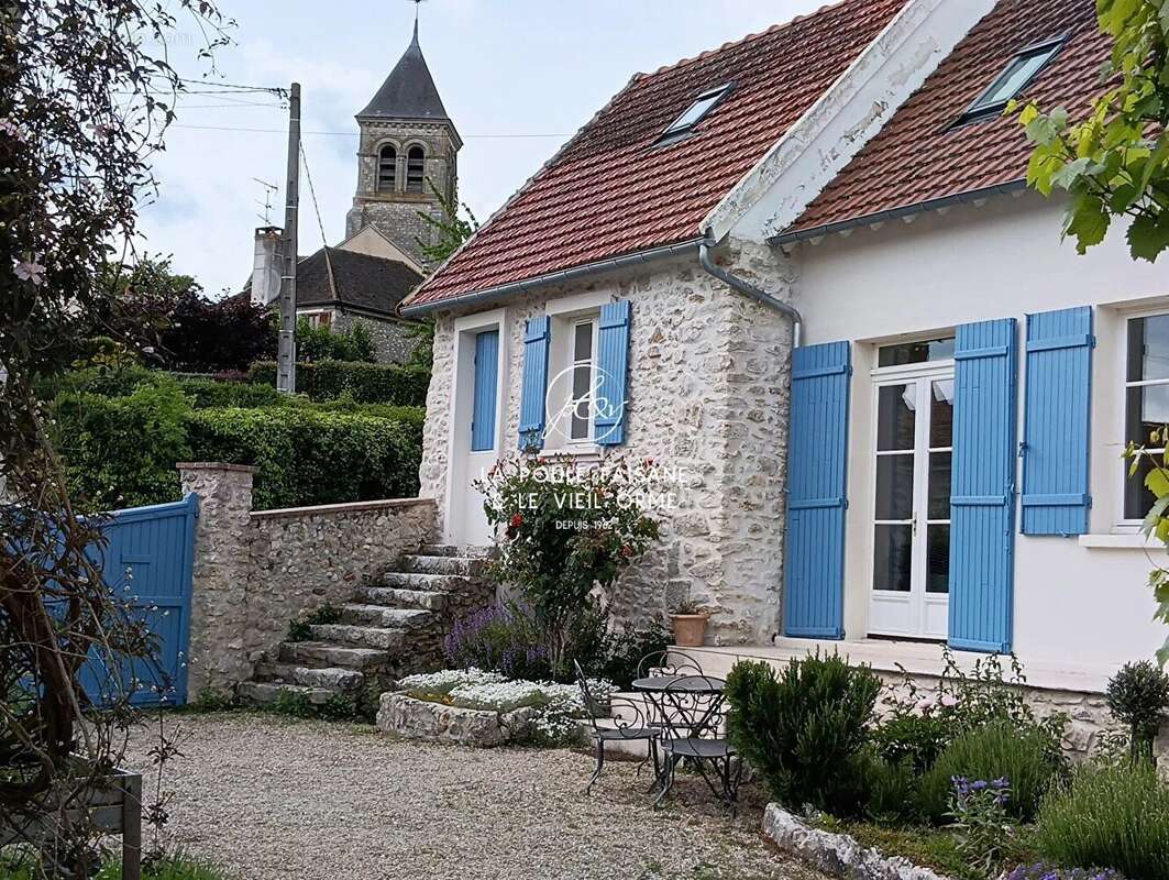 Maison à HOUDAN