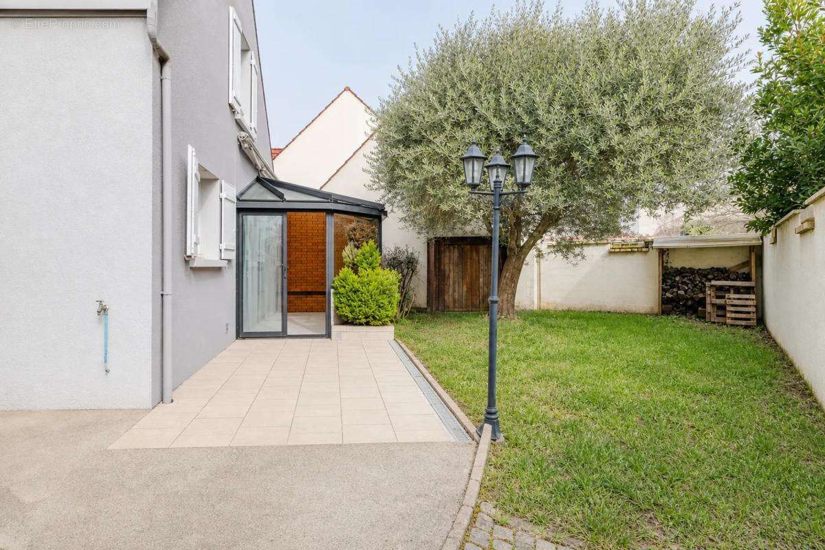 Maison familiale avec studio indépendant - photo 4