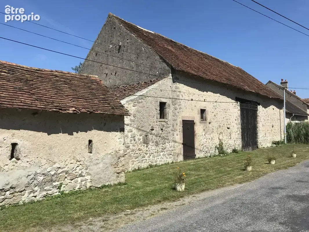 Ferme du début du  20ème siècle,  nombreuses dépendances, maison à rénover, piscine - photo 9