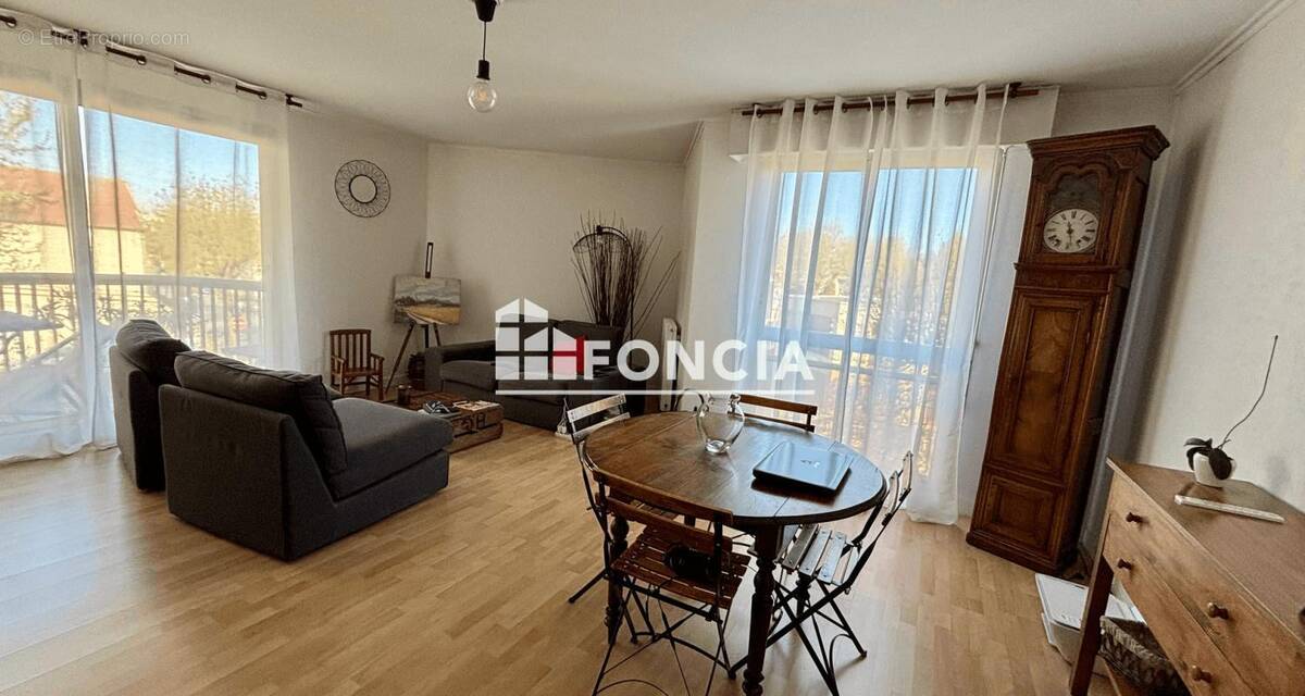 Appartement à SAINT-MAUR-DES-FOSSES