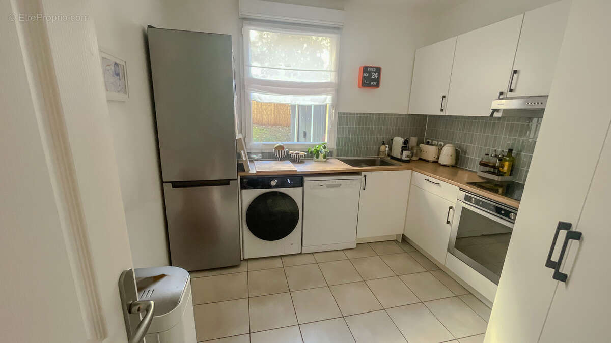 En vente pour petite famille à Garches (92) : appartement - photo 3