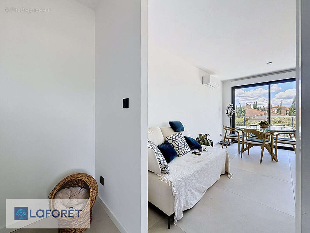 Appartement à SIX-FOURS-LES-PLAGES