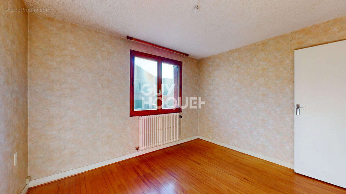 Maison à BRISON-SAINT-INNOCENT