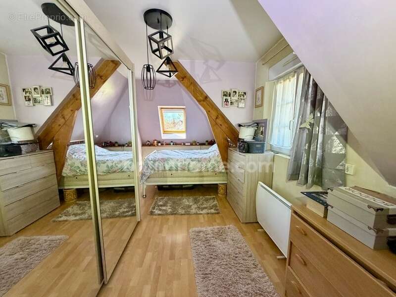 Maison à SAINT-CYR-DU-RONCERAY