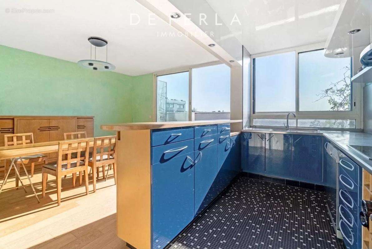 Appartement à PARIS-14E