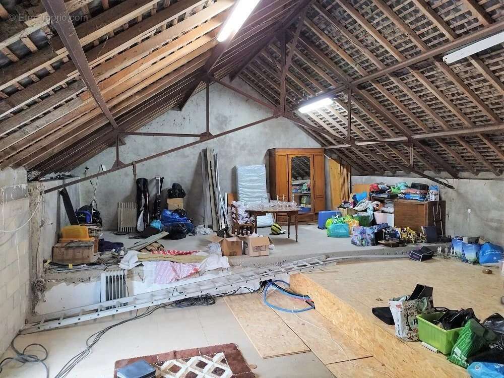 Maison à AUXY