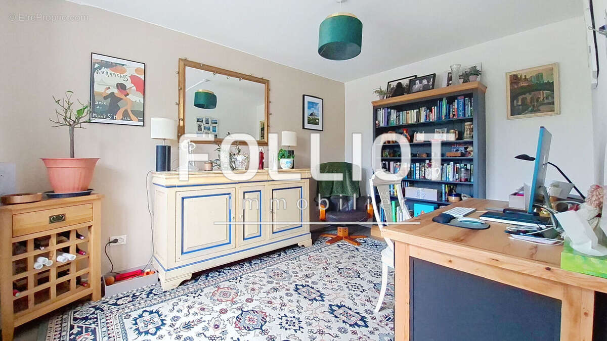 Maison à SAINT-GEORGES-DE-LIVOYE