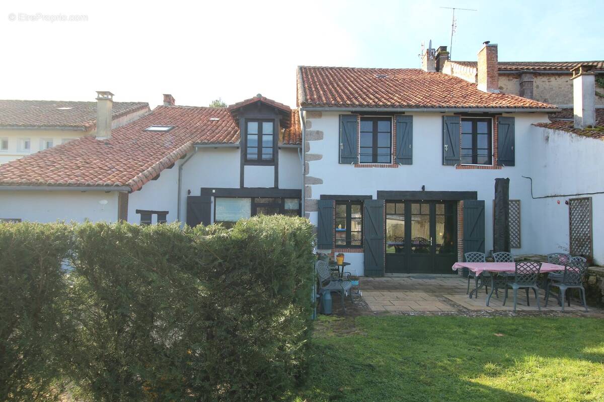 Maison à ABZAC