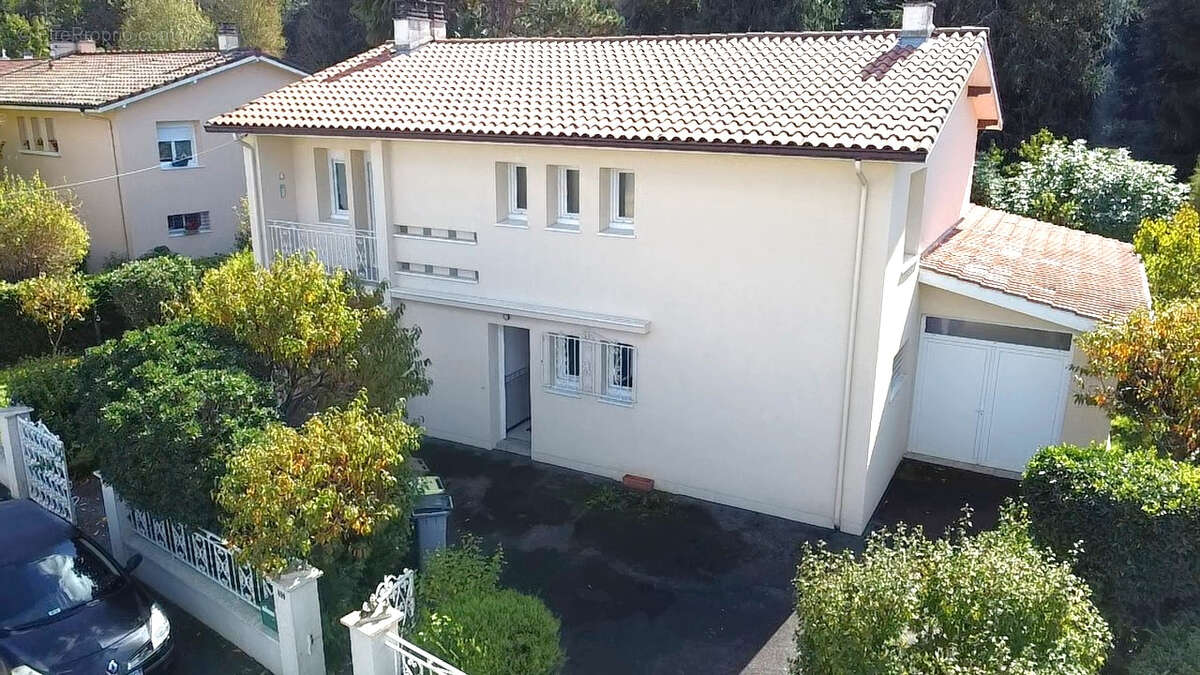 Maison à MAZERES-LEZONS