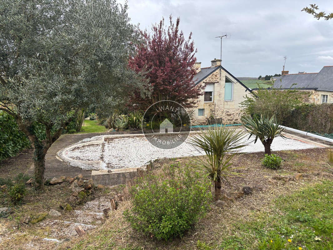 Maison à SAINT-REMY-LA-VARENNE