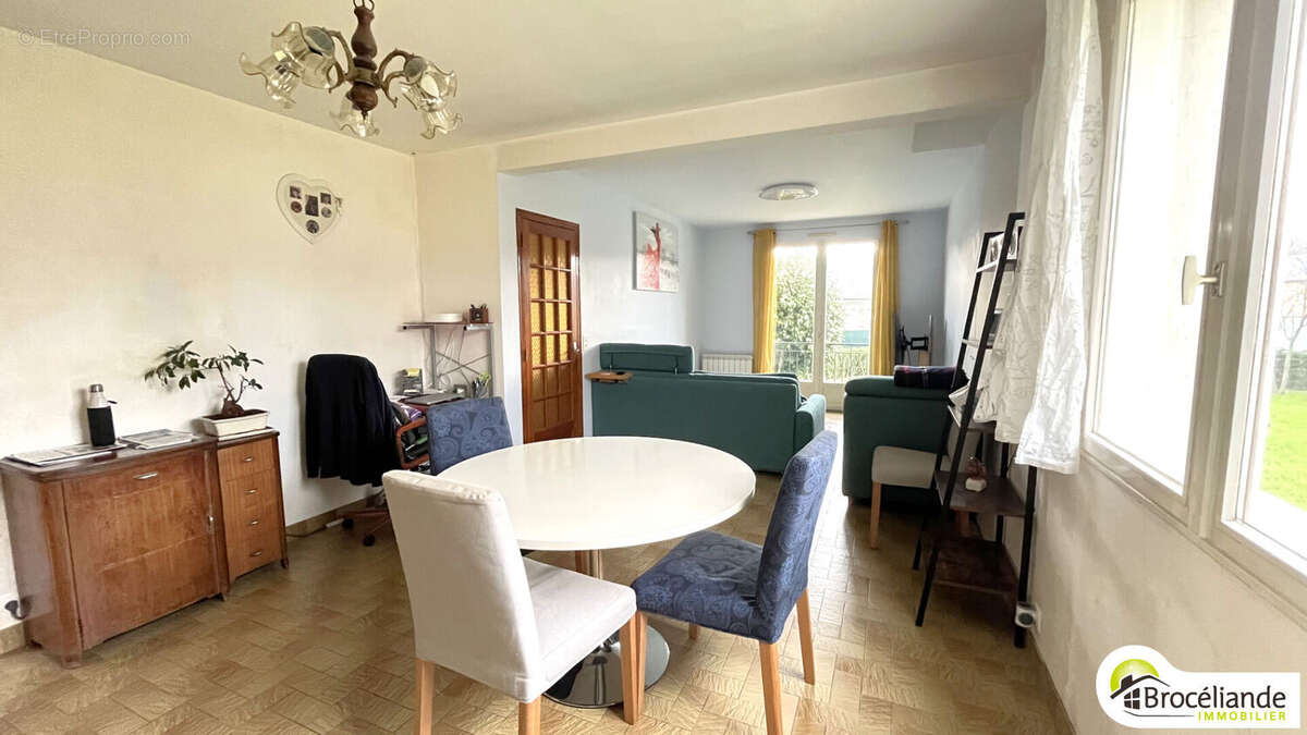 Maison à SAINT-GILLES