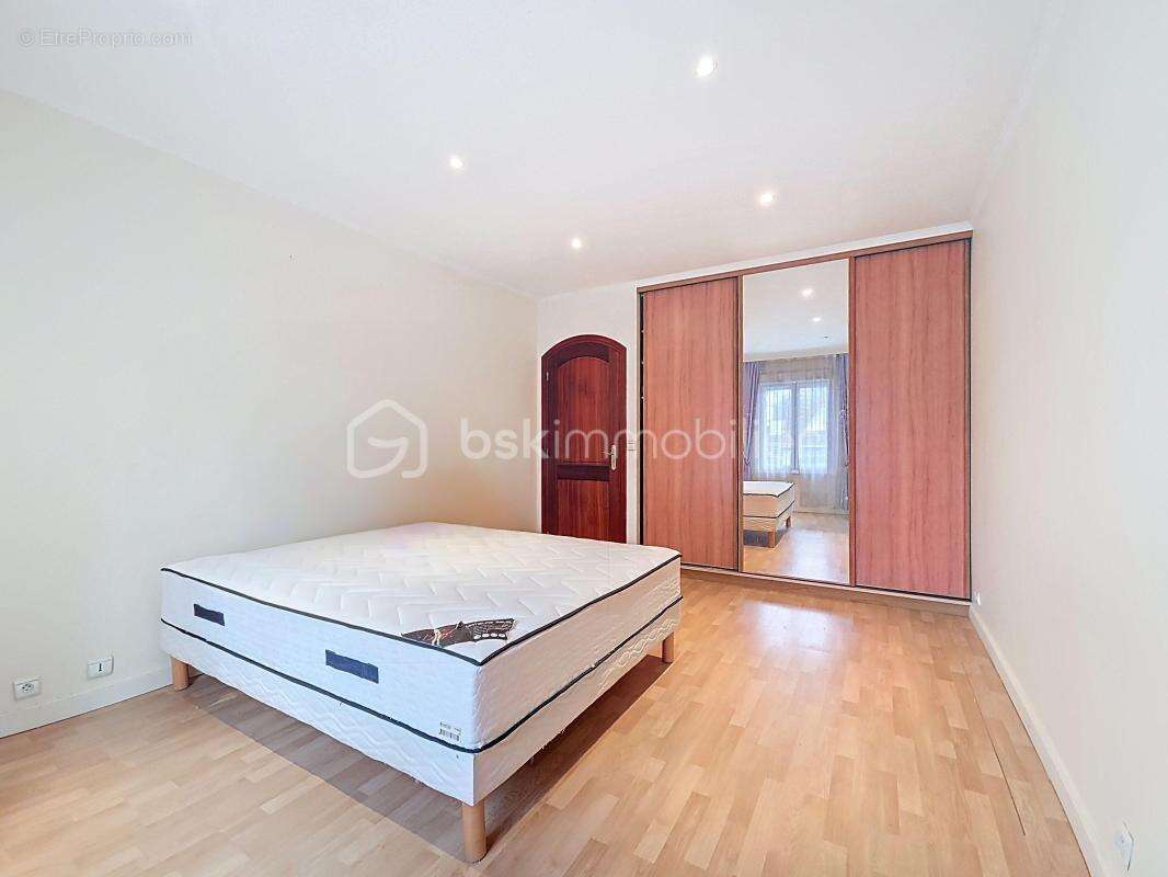 Maison à NEUILLY-SUR-MARNE