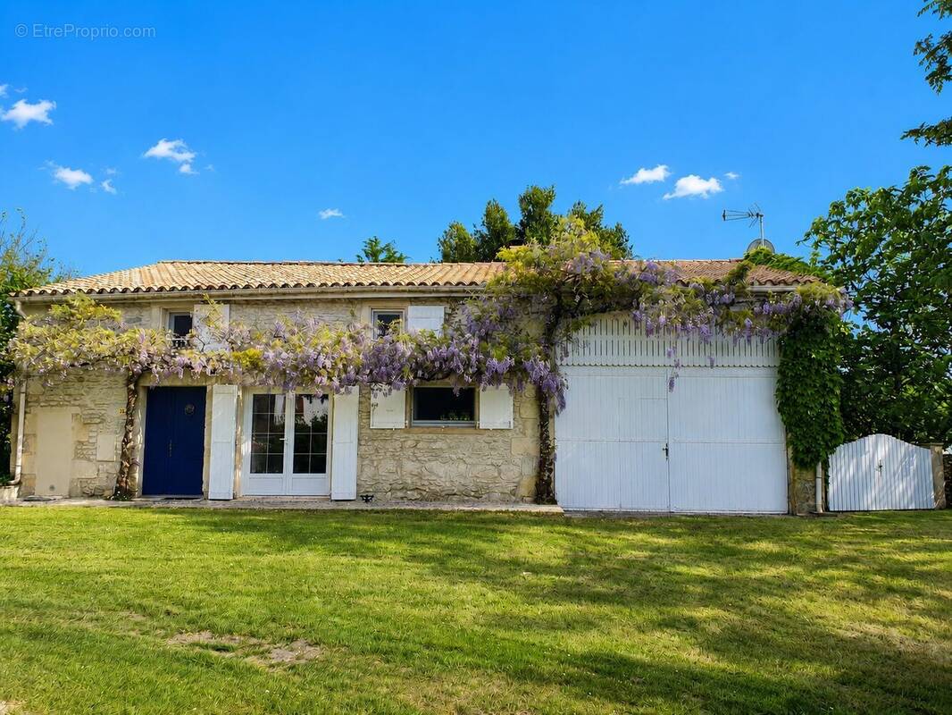 Maison à COZES