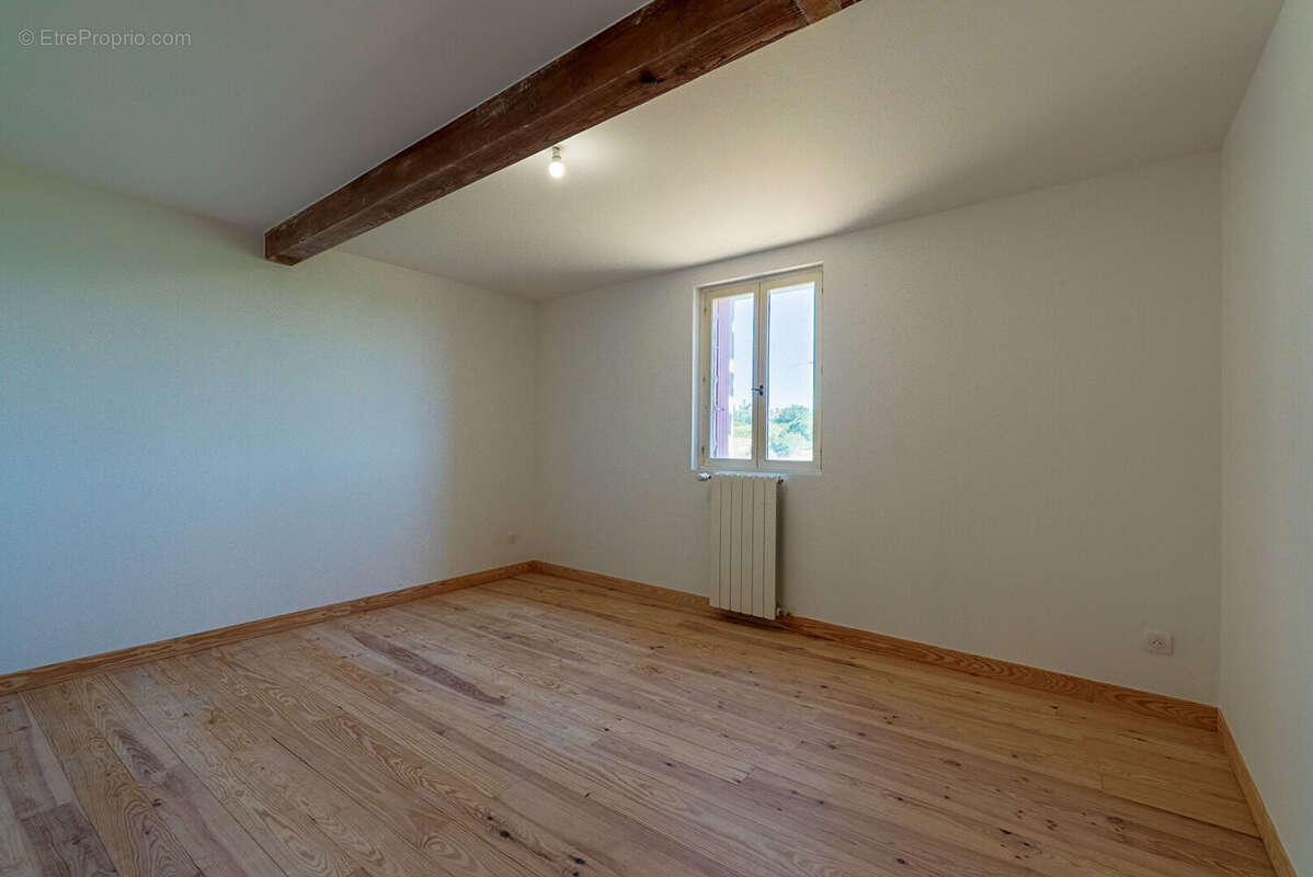 CARCASSONNE - RAZES Corps de ferme T12  976m² (412m² hab.) avec 2 logements, piscine, et dépendances, sur 1 hectare - photo 9