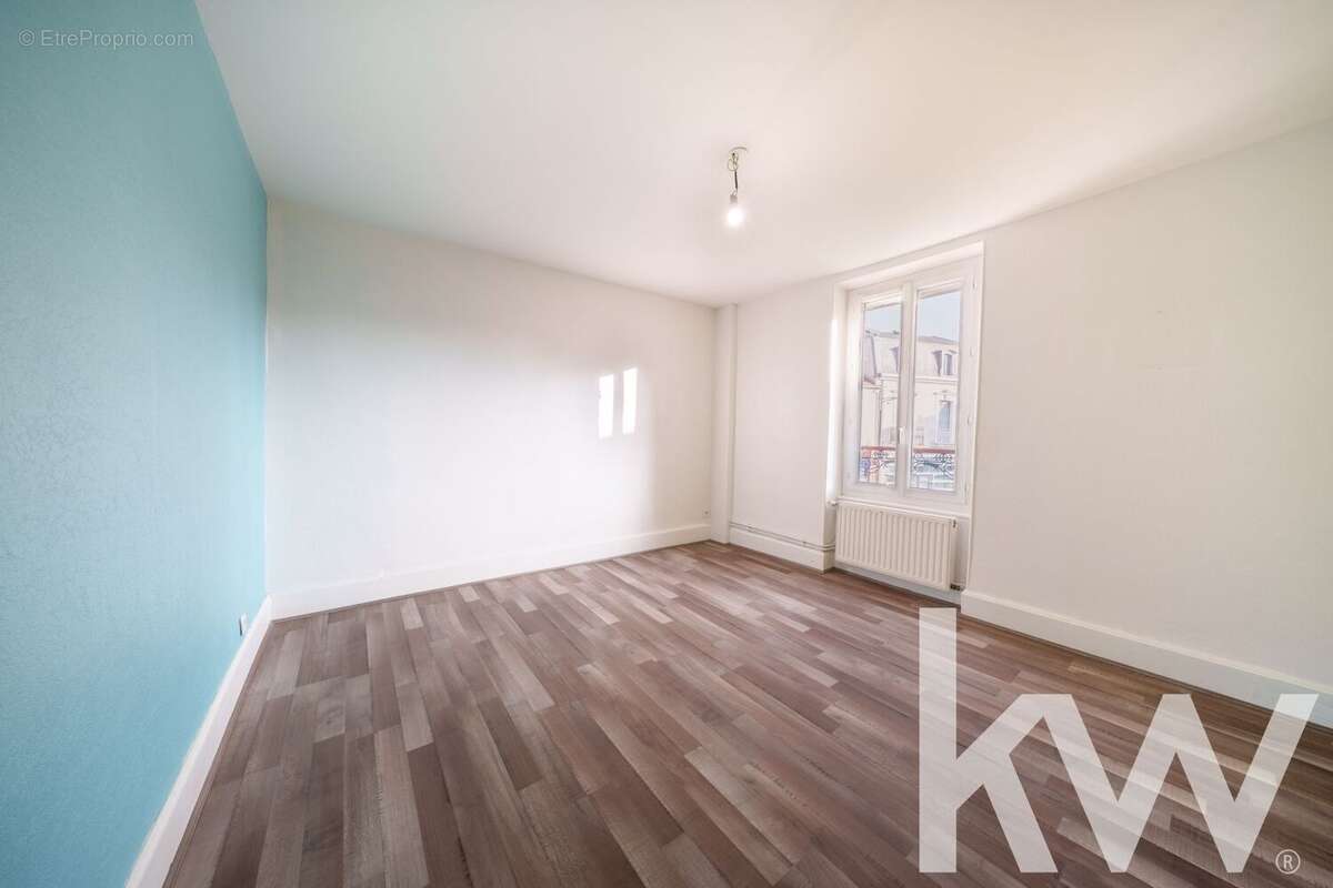 Maison à SAINT-YORRE