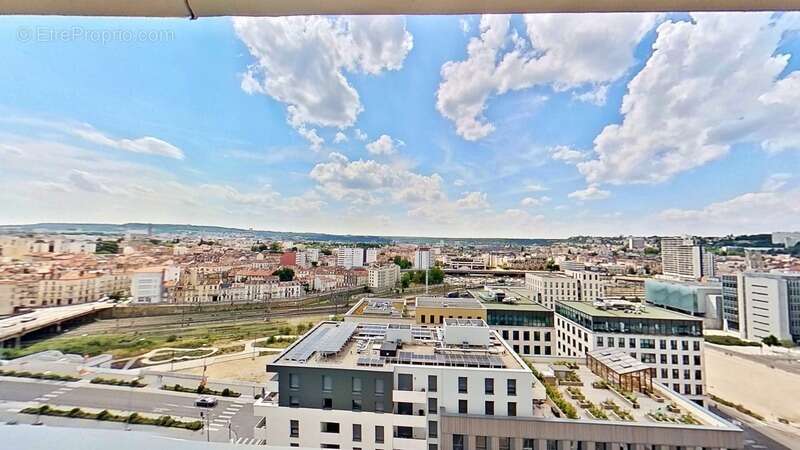 Appartement à vendre 4 pièces hyper centre de NANCY (54) - Visite virtuelle sur demande - photo 2