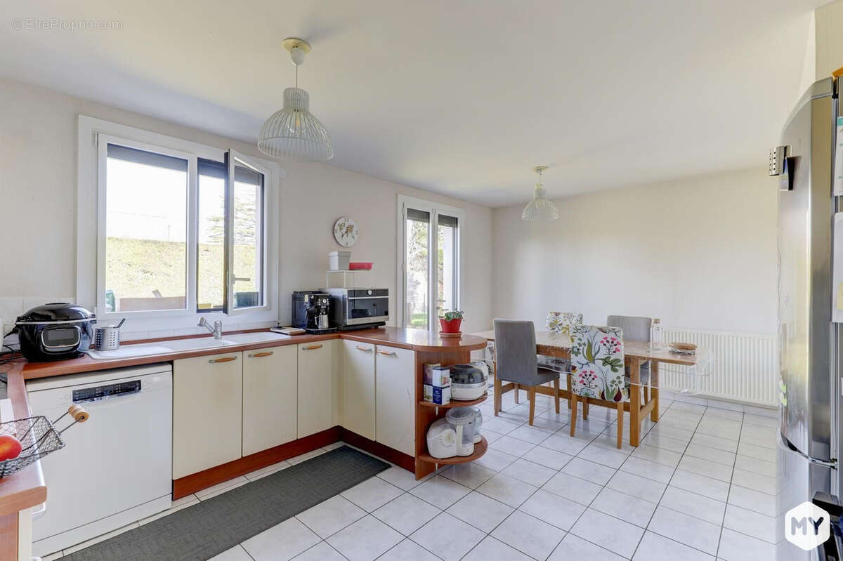 Maison à PERIGNAT-LES-SARLIEVE