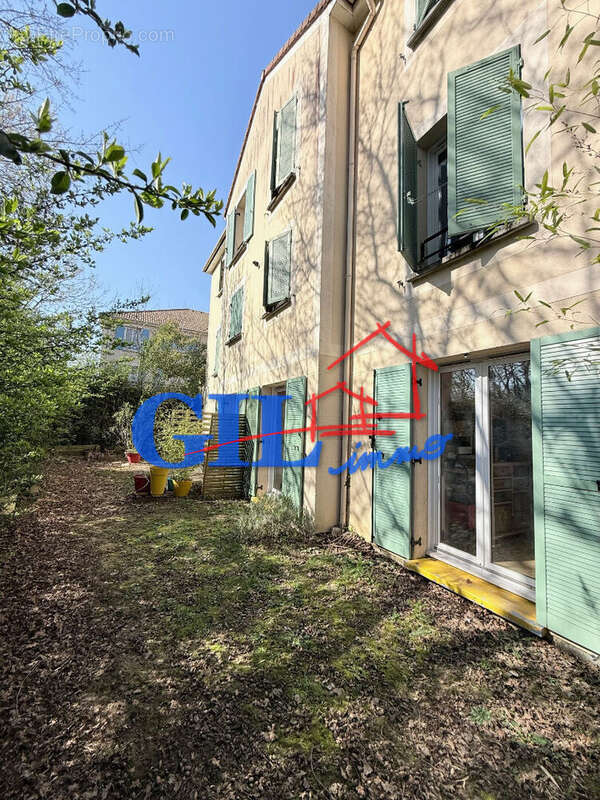 Appartement à SAVIGNY-LE-TEMPLE