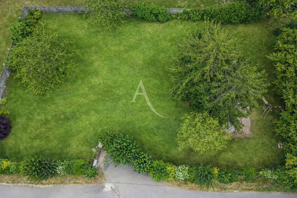 Terrain à VILLIERS-SUR-MORIN