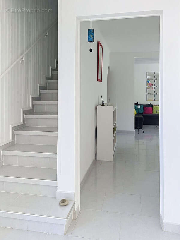 Villa Nimes 4 pièce(s) 90.80 m2 - photo 9