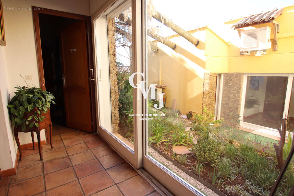 Maison à FREJUS