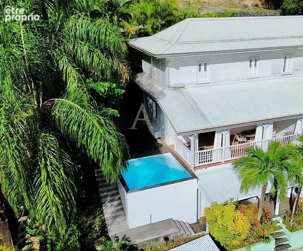 Coup de coeur, villa avec piscine, vue dégagée et fort potentiel locatif aux Trois-Îlets - photo 2
