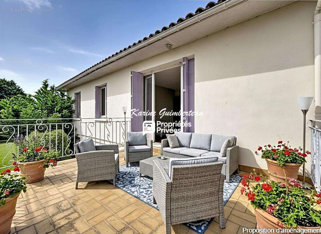 Maison à SAINT-EMILION