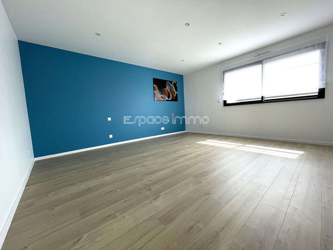 Maison à ISNEAUVILLE