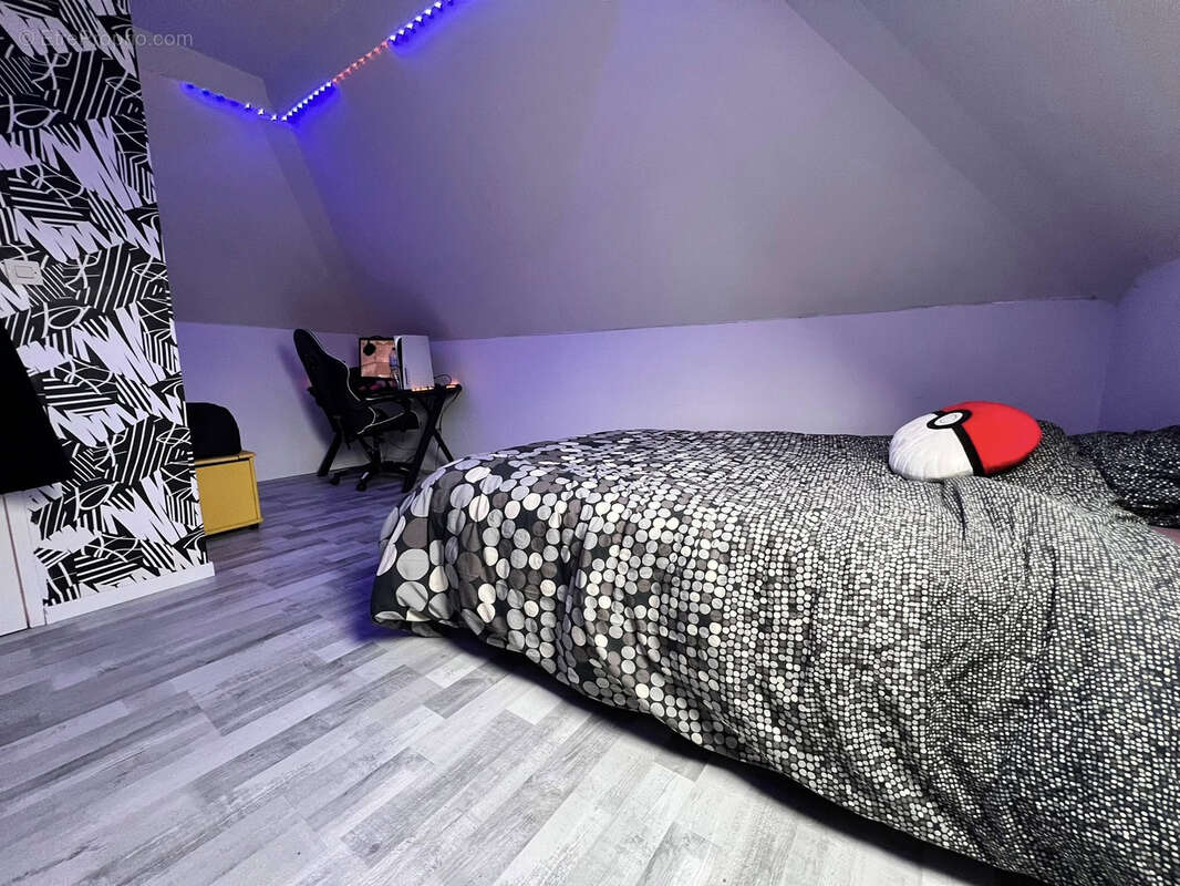 Maison à BRUAY-LA-BUISSIERE