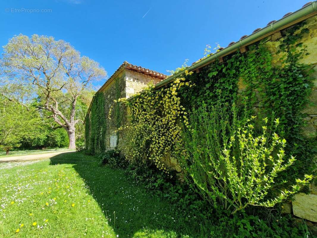 Maison à VIC-FEZENSAC