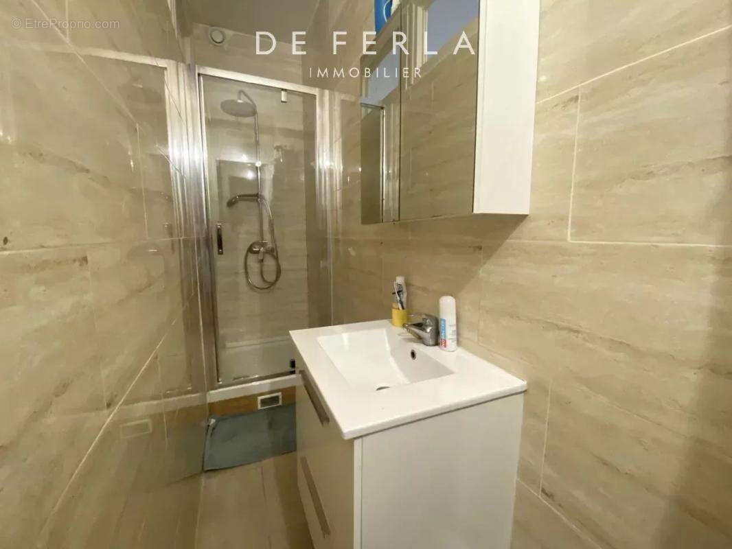 Appartement à PARIS-14E