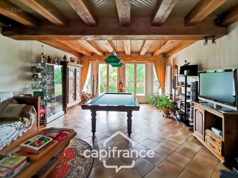 Maison à vendre 7 pièces BESSE SUR BRAYE (72)  -  terrain de 4035 m²  - - photo 4