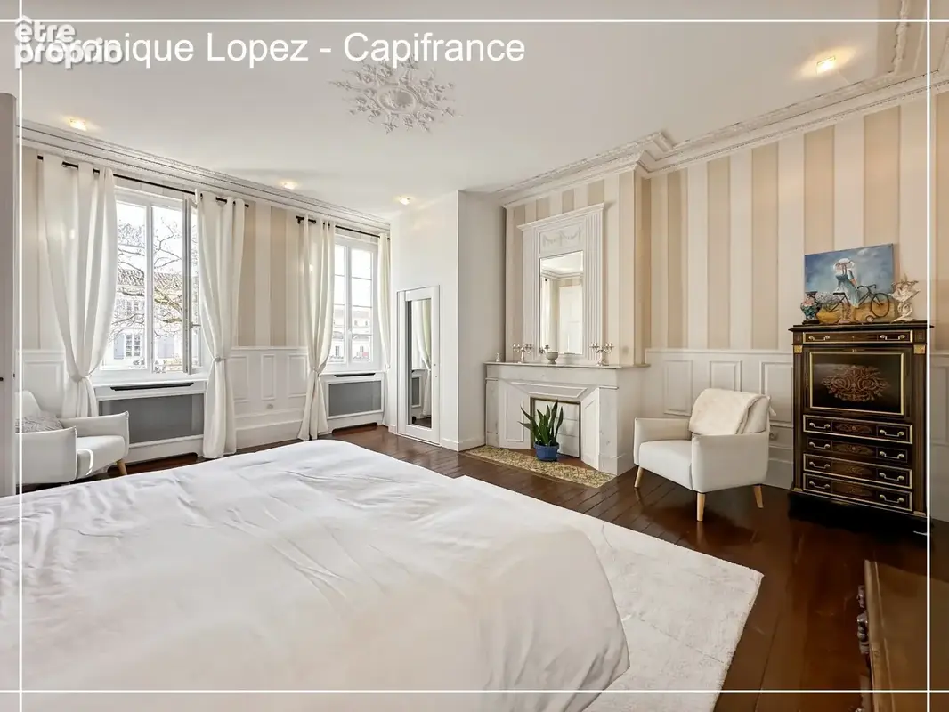 Agen quartier Préfecture, élégante demeure du XIXe siècle de 292 m² avec ascenseur, jardin, garage et piscine - photo 8
