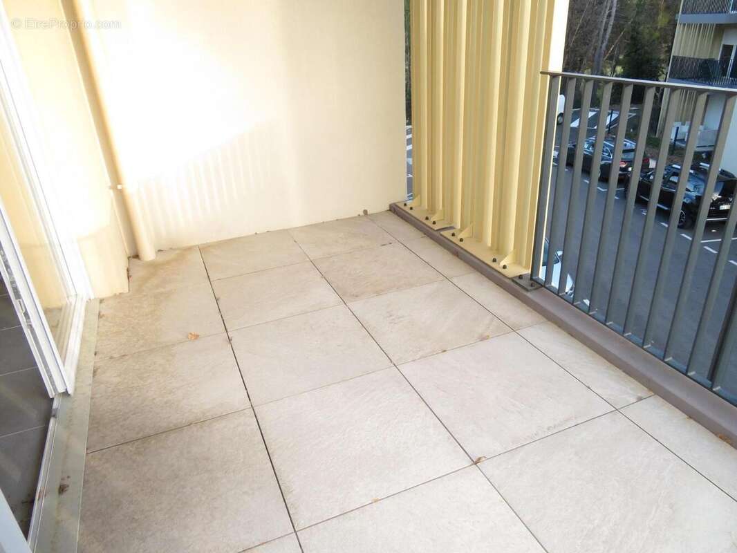   - Appartement à DRAGUIGNAN