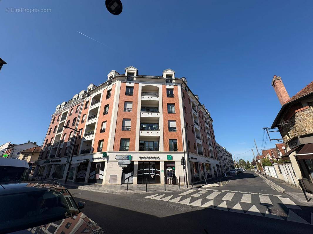 Appartement à SARTROUVILLE