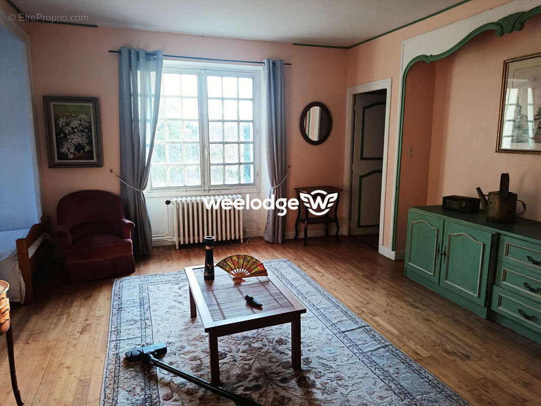 Maison à MONTGIVRAY